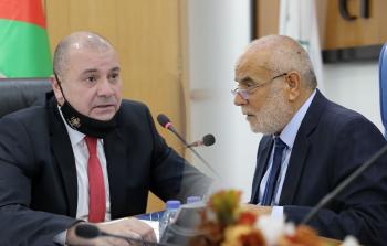 القيادي في حركة حماس الدكتور أحمد بحر و رئيس مجلس النواب الأردني عبد المنعم العوداتو