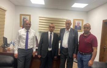 خلال الاجتماع