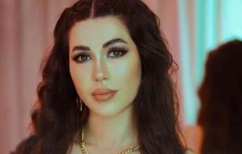 صاحبة أغنية مسيطرة بعد شهر من الزواج