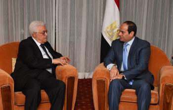 الرئيس محمود عباس ونظيره المصري عبدالفتاح السيسي