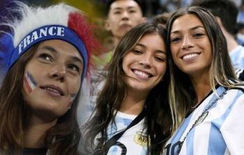 مشجعو الأرجنتين وفرنسا