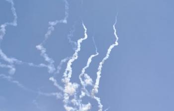 رشقة صواريخ