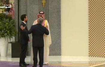 لقطة تجمع ولي عهد الأردن مع محمد بن سلمان