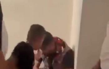 اعتداء شاب من عائلة جندية على شابين