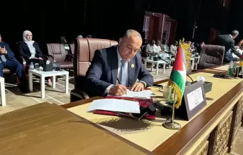 وزير الثقافة عاطف أبوسيف