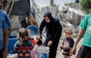 نازحو غزة يواجهون الطقس في العراء