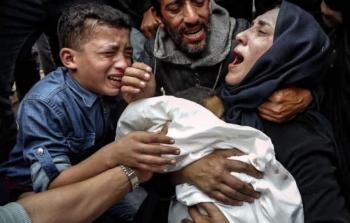 الطبيبة آلاء النجار تستقبل 9 من أطفالها في قصف إسرائيلي