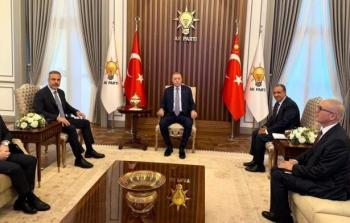 أردوغان مع وزير الخارجية المصري ونظيره التركي