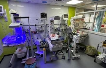 حضانة الأطفال حديثي الولادة في مستشفى شهداء الأقصى بدير البلح