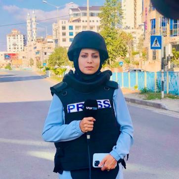 مراسلة قناة "تي آر تي عربي" التركية