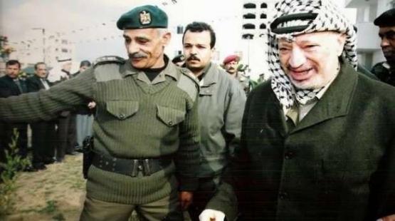 أبو بكر حجازي مع الرئيس ياسر عرفات