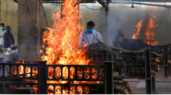 حرق الجثث في الهند