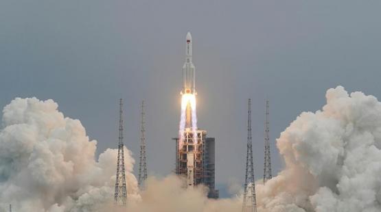 الصاروخ الصيني التائه