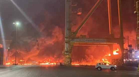 انفجار سفينة في دبي