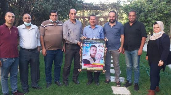 عائلة الشهيد الصحفي باسل فرج
