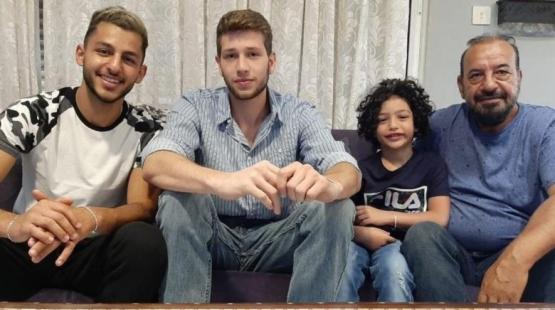الذيب يتبرأ من ابنه عمر والآخر يرد