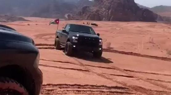 فيديو جنسي فاضح لسياح
