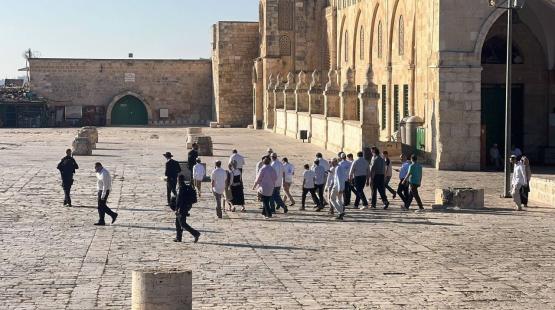 خلال اقتحام المسجد الاقصى