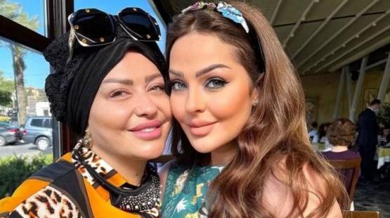 ديانا كرزون ووالدتها