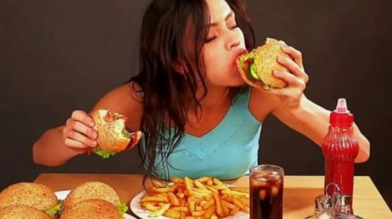 تناول الطعام بسرعة