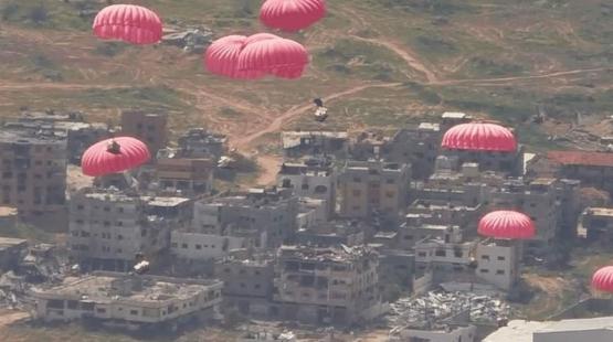 اسقاط النساعدات فوق شمال غزة