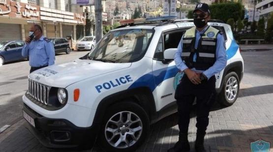 عنصر من الشرطة الفلسطينية في مدينة رام الله
