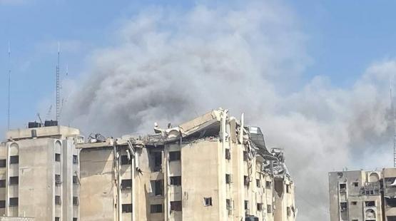 قصف إسرائيلي لأبراج النصيرات وسط قطاع غزة
