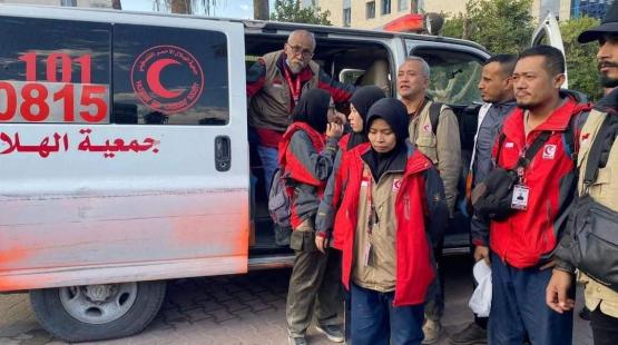 جيش الاحتلال يجبر الطاقم الطبي في مستشفى عدوان على الخروج