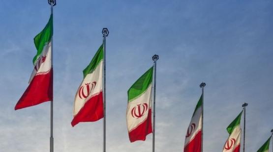 علم إيران