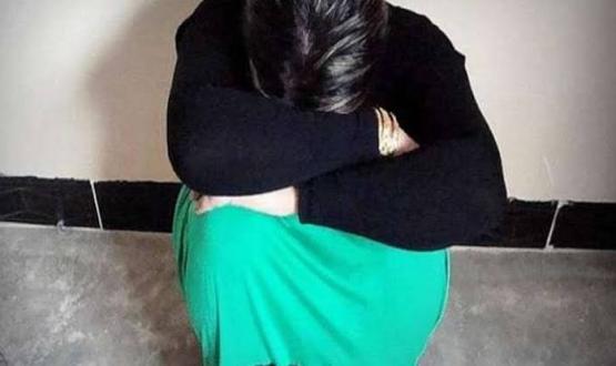 فتاة في قسم الشرطة