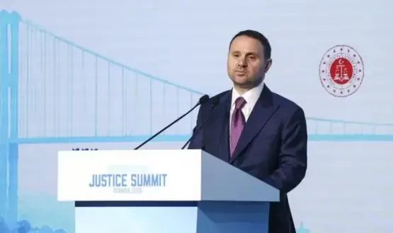 وزير العدل التركي آقين غورلك