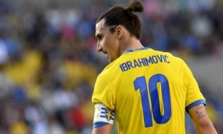 زلاتان إبراهيموفيتش لاعب منتخب السويد