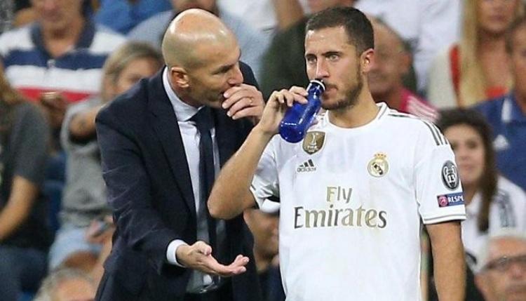 ادين هازارد والمدير الفني لنادي ريال مدريد زين الدين زيدان