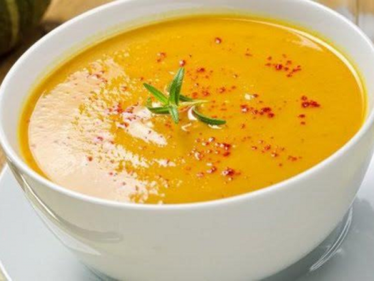 شوربة خضار بالعدس