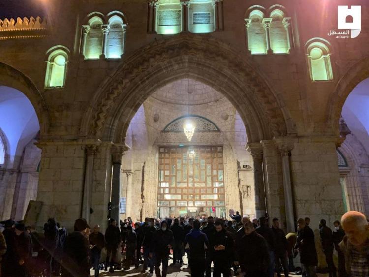 صلاة الفجر في المسجد الاقصى