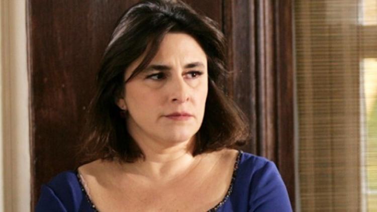 الفنانة اسراء أوغلو