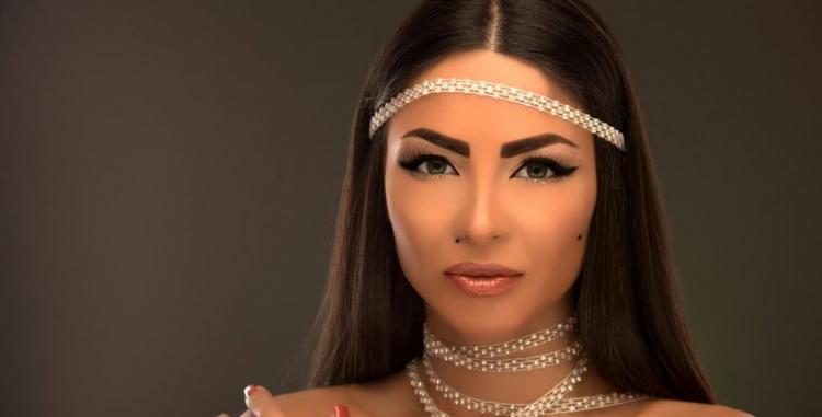 دوللي شاهين