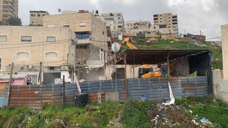 هدم بناية سكنية في القدس