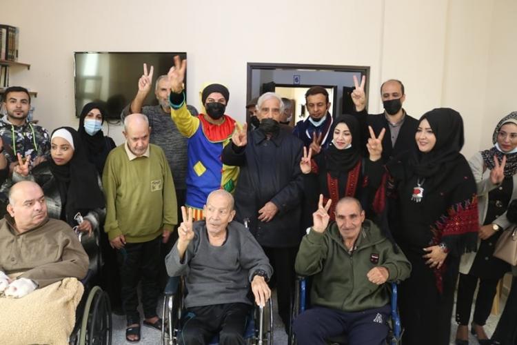 جانب من زيارة المحافظ لمستشفى الواء