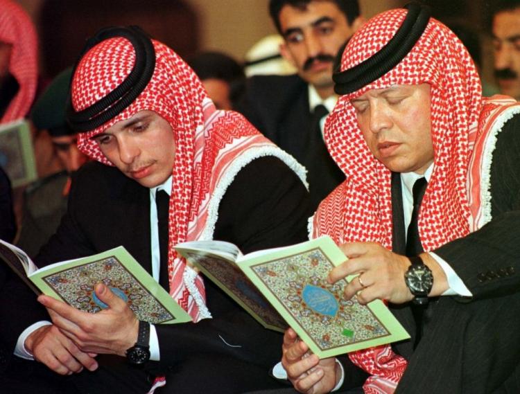 ملك-الاردن-وشقيقه-حمزة-ولي-العهد-السابق-