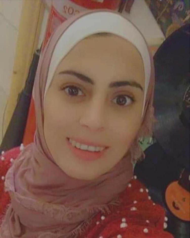 الكاتبة الشابة شمس مشاقي