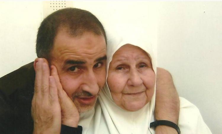 الاسير حسن سلامة ووالدته