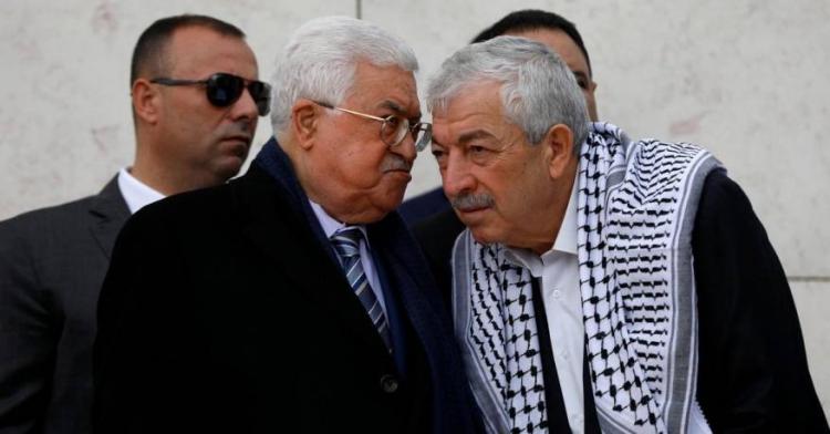 الرئيس الفلسطيني محمود عباس  رئيس حركة فتح ورئيس قائمتها الانتخابية محمود العالول