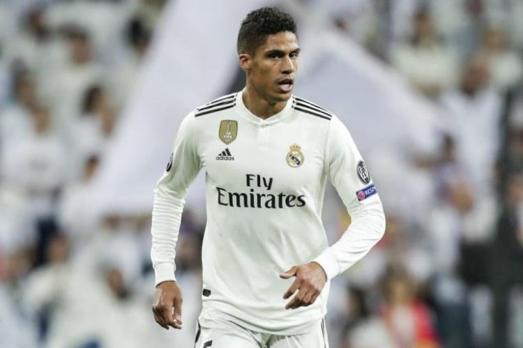 لاعب خط الدفاع في فريق ريال مدريد رفائيل فاران