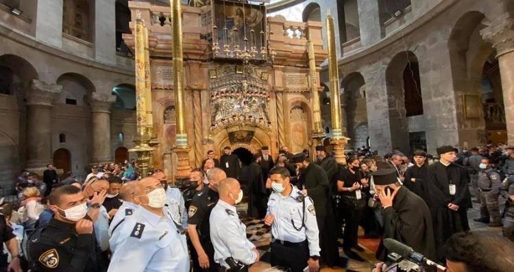 الاحتلال يعتدي على المسيحيين