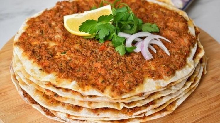 لحم بعجين