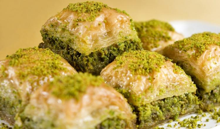 بقلاوة بالفستق الحلبي