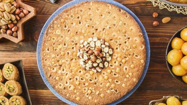 بسبوسة محشية بالقشطه متماسكة