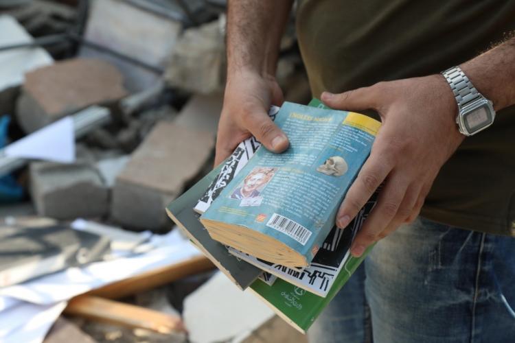 الاعتداء على المكتبات