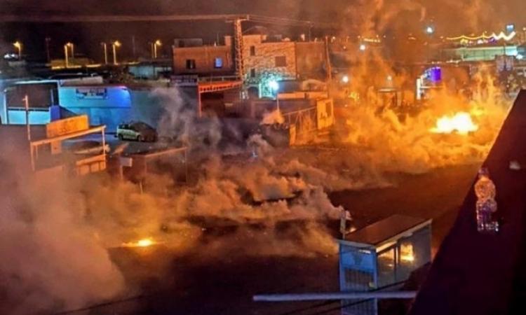 أمام مركز الشرطة في مجد الكروم
